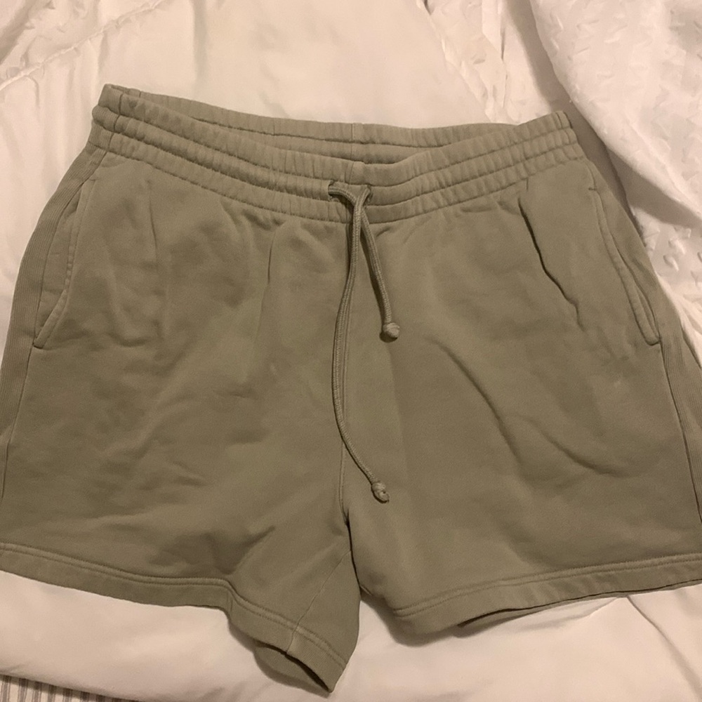 Aritzia tna cozy fleece shorts